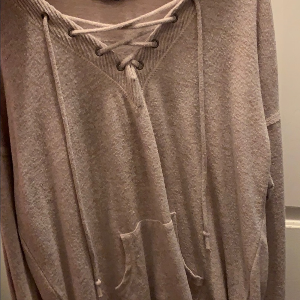 long sleeve hooded shirt
